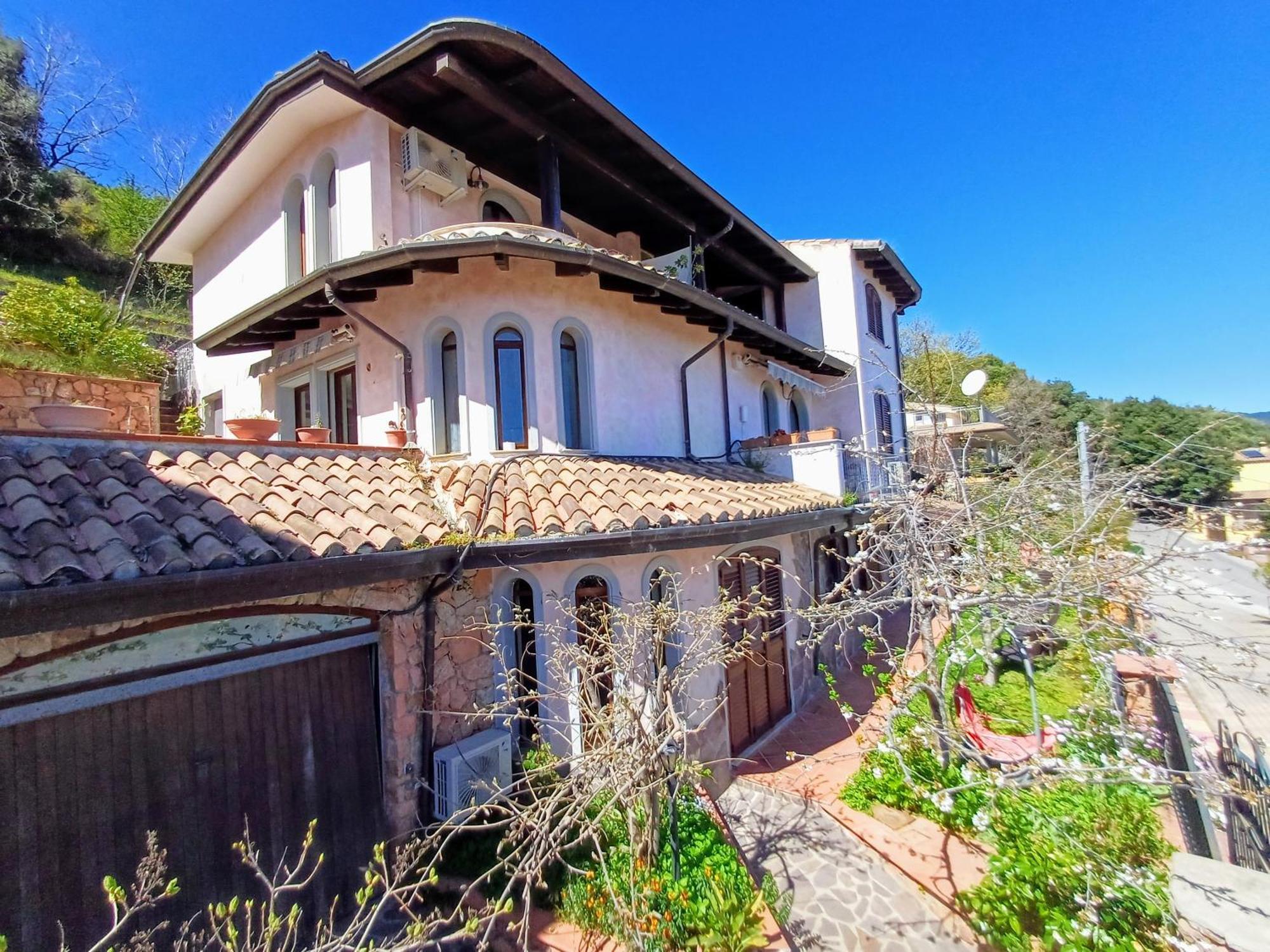 Bed & Breakfast Monti E Mare *